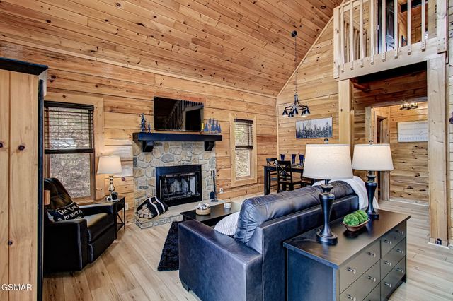 2018 Bill Flagle Way, Sevierville, TN 37876