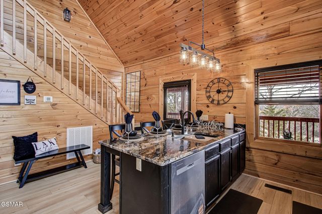 2018 Bill Flagle Way, Sevierville, TN 37876