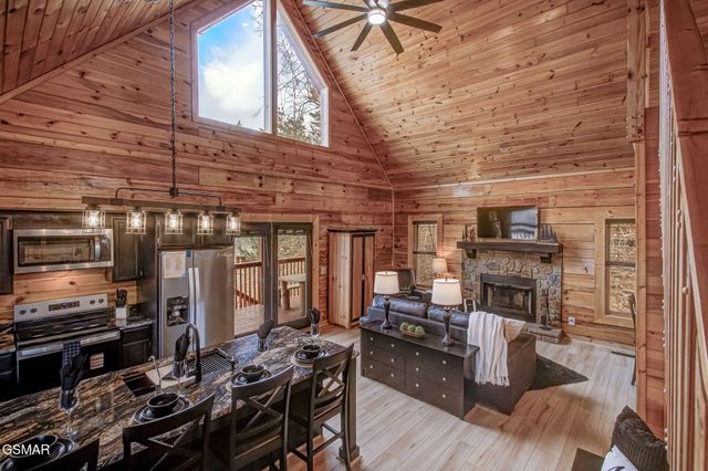 2018 Bill Flagle Way, Sevierville, TN 37876