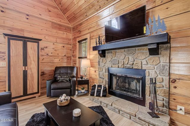 2018 Bill Flagle Way, Sevierville, TN 37876