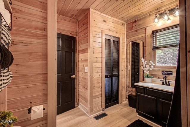 2018 Bill Flagle Way, Sevierville, TN 37876