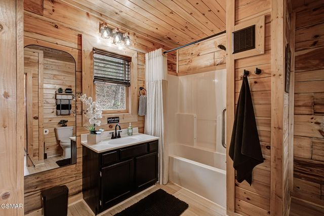 2018 Bill Flagle Way, Sevierville, TN 37876