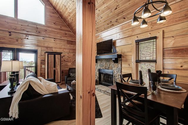 2018 Bill Flagle Way, Sevierville, TN 37876