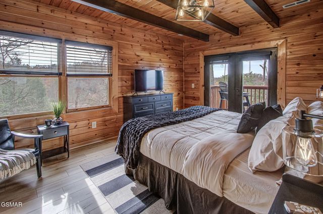 2018 Bill Flagle Way, Sevierville, TN 37876