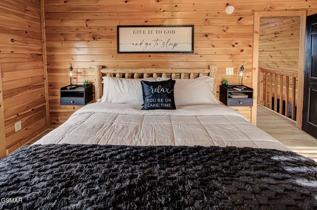 2018 Bill Flagle Way, Sevierville, TN 37876