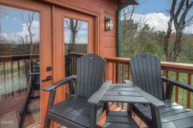 2018 Bill Flagle Way, Sevierville, TN 37876