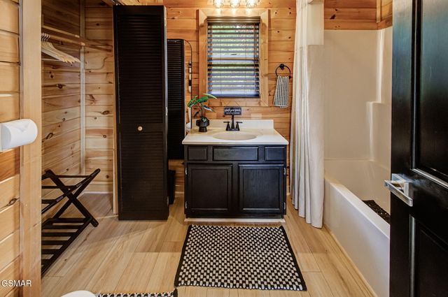 2018 Bill Flagle Way, Sevierville, TN 37876