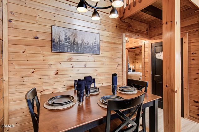 2018 Bill Flagle Way, Sevierville, TN 37876