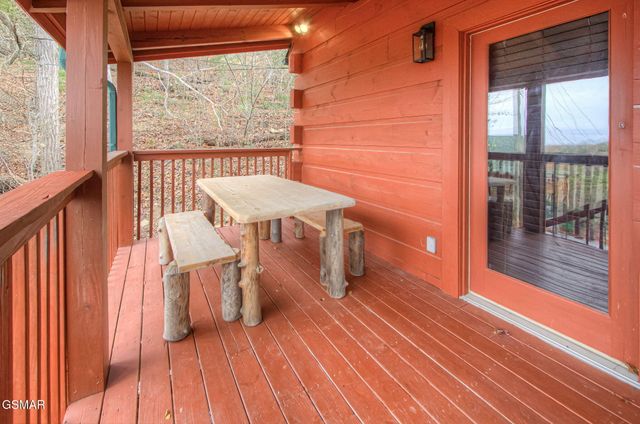 2018 Bill Flagle Way, Sevierville, TN 37876