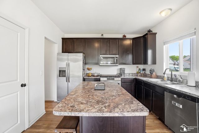 35793 Concord Drive, Romulus, MI 48174