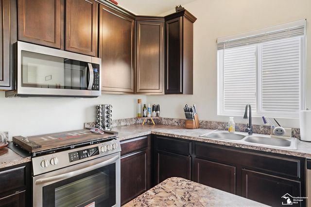 35793 Concord Drive, Romulus, MI 48174