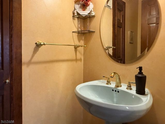 80 Rhoda Ave, Nutley Twp., NJ 07110