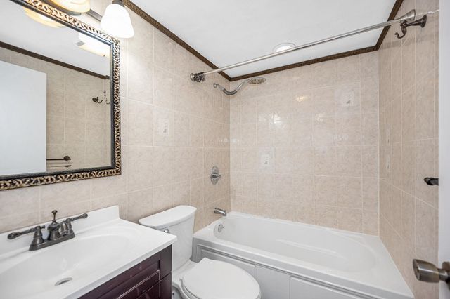 95 E Broadway Apt 10, Derry, NH 03038