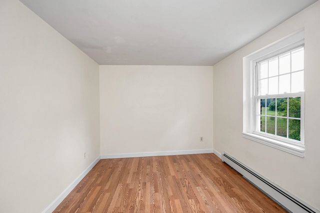 95 E Broadway Apt 10, Derry, NH 03038