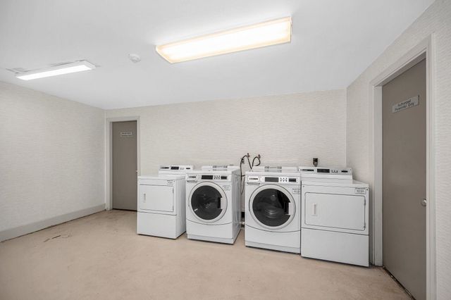 95 E Broadway Apt 10, Derry, NH 03038