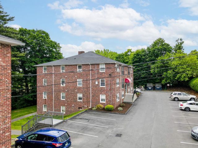 95 E Broadway Apt 10, Derry, NH 03038