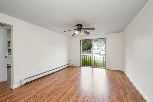 95 E Broadway Apt 10, Derry, NH 03038