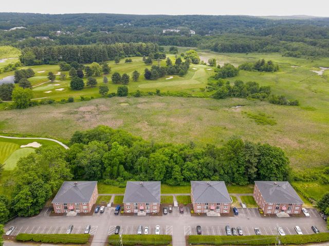 95 E Broadway Apt 10, Derry, NH 03038