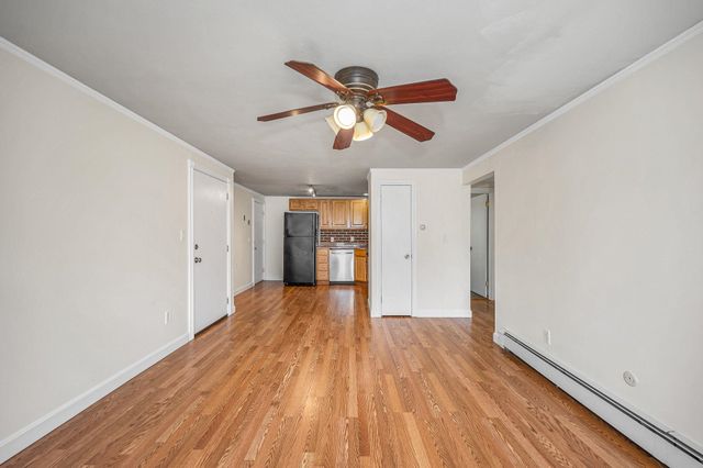 95 E Broadway Apt 10, Derry, NH 03038