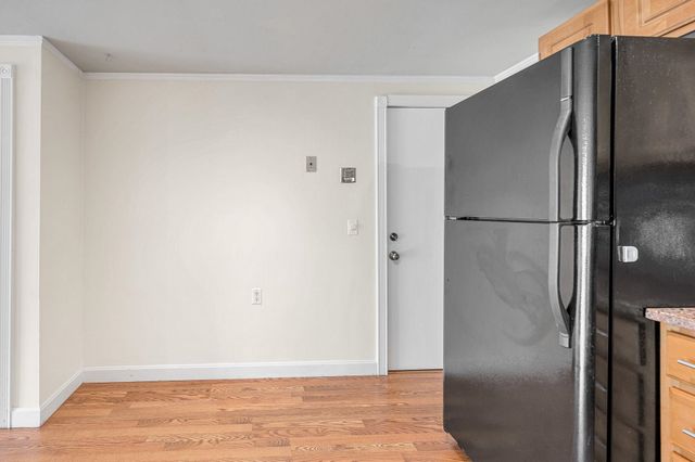 95 E Broadway Apt 10, Derry, NH 03038