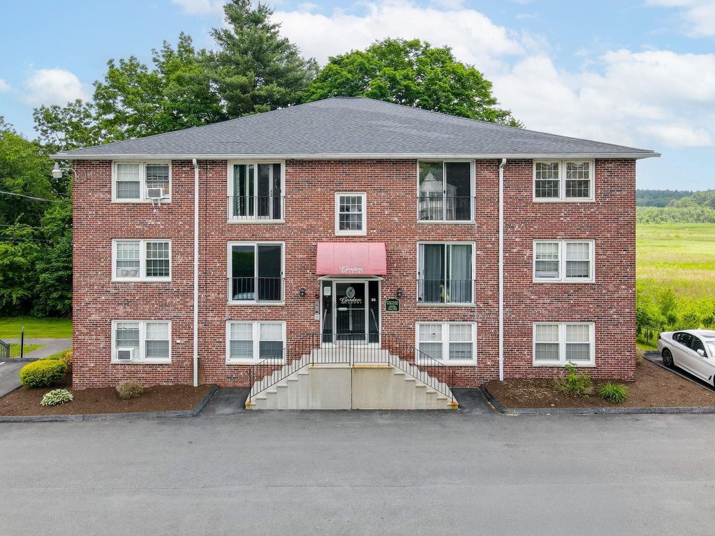 95 E Broadway Apt 10, Derry, NH 03038