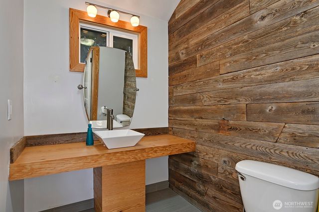 4729 Mount View Drive S, Seattle, WA 98108