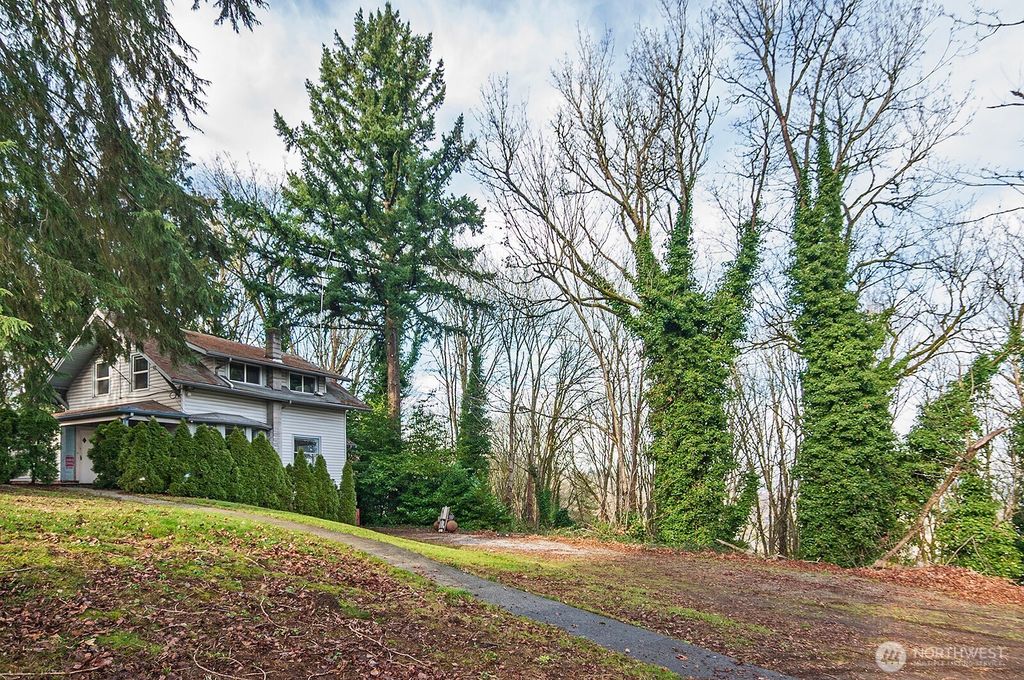 4729 Mount View Drive S, Seattle, WA 98108