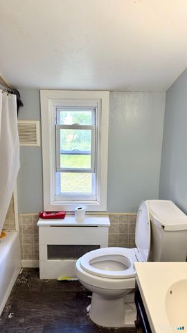 36 Woodybrook Road, Windsor, CT 06095