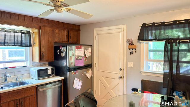 36 Woodybrook Road, Windsor, CT 06095