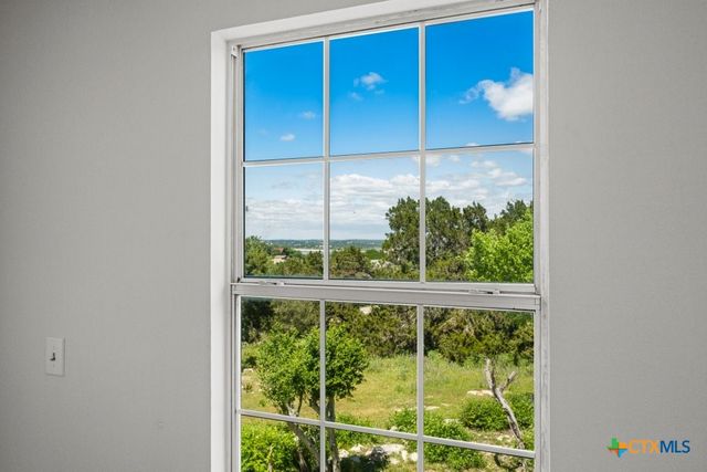 1219 E Lakeside Drive, Canyon Lake, TX 78133