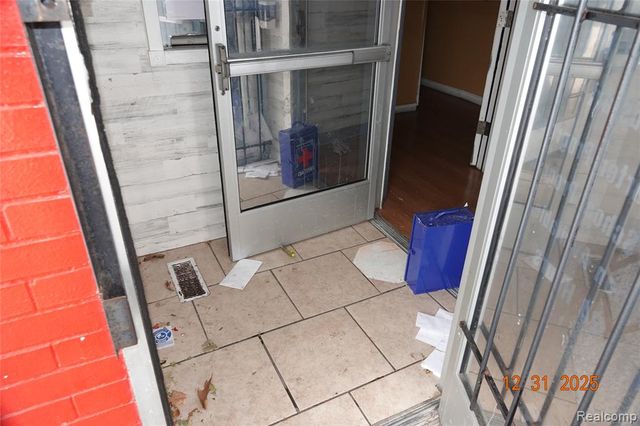 15075 Meyers Road, Detroit, MI 48227