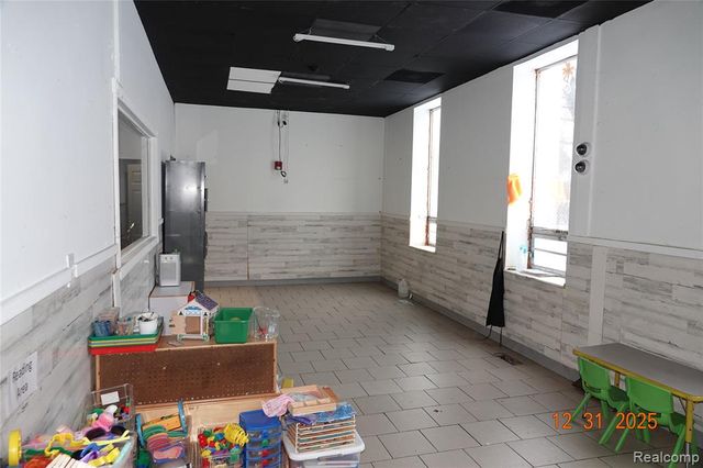 15075 Meyers Road, Detroit, MI 48227