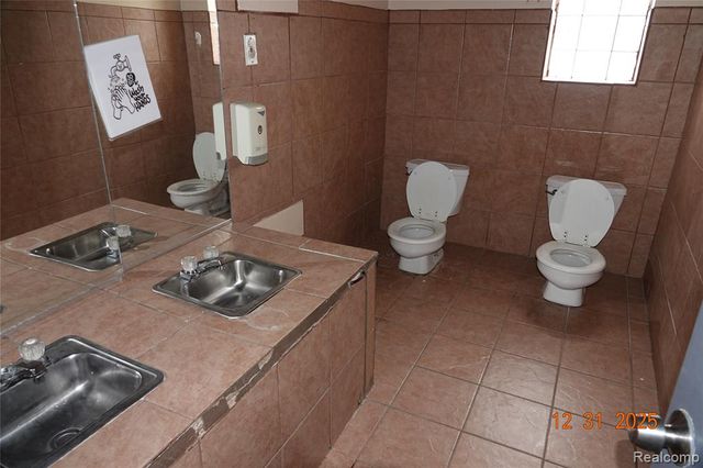 15075 Meyers Road, Detroit, MI 48227