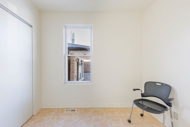 3748 S Parnell Avenue, Chicago, IL 60609