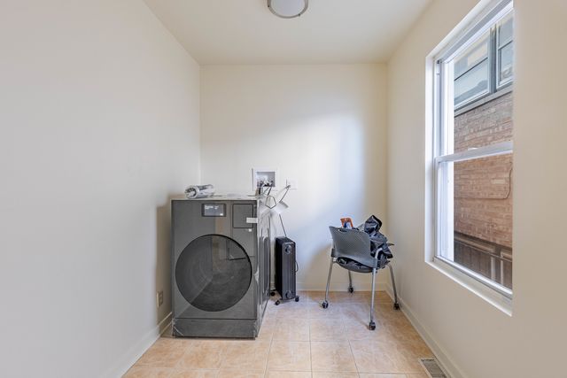 3748 S Parnell Avenue, Chicago, IL 60609