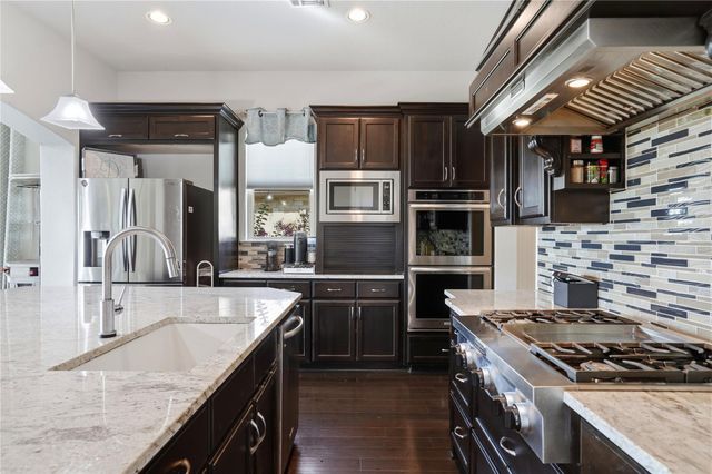 111 Serene Hilltop CIR, Austin, TX 78738