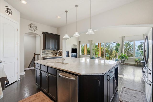 111 Serene Hilltop CIR, Austin, TX 78738