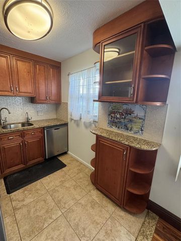 76 Westbury D 76, Deerfield Beach, FL 33442