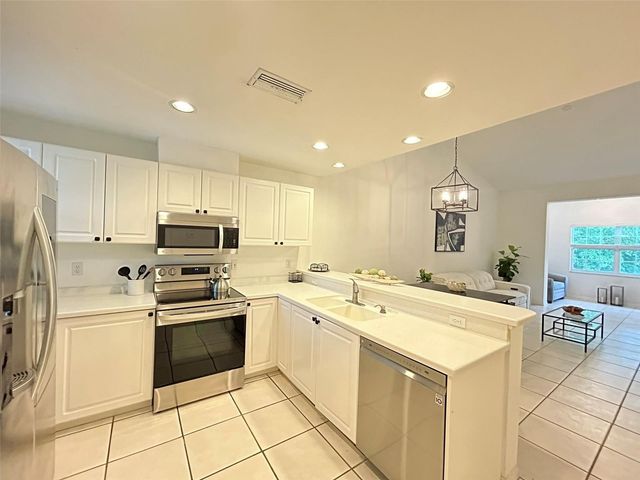 3702 54TH DRIVE W 202, Bradenton, FL 34210