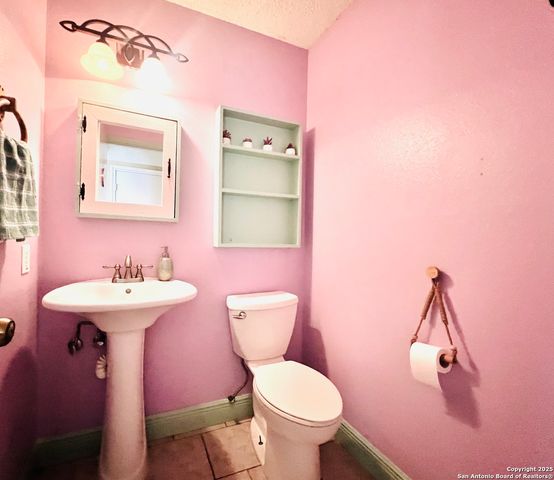 9208 Bowen, San Antonio, TX 78250