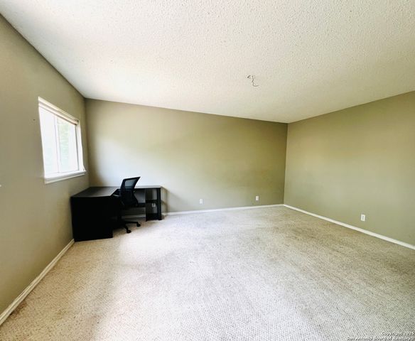 9208 Bowen, San Antonio, TX 78250