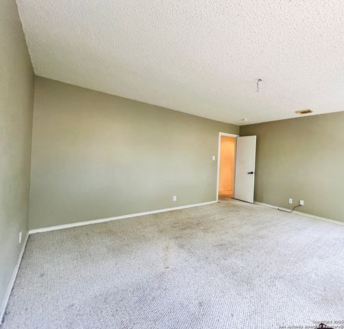 9208 Bowen, San Antonio, TX 78250