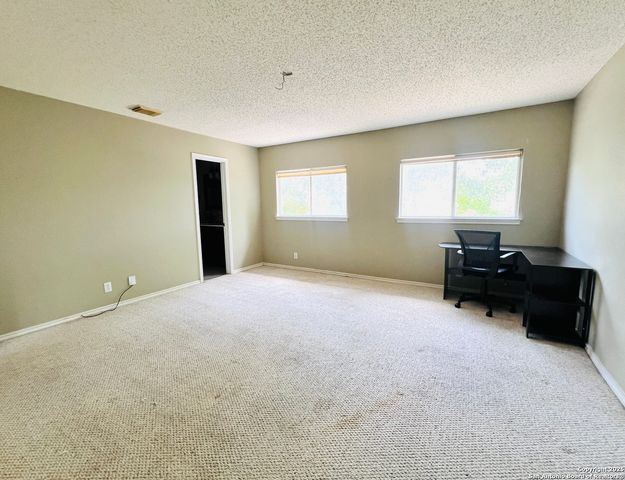 9208 Bowen, San Antonio, TX 78250