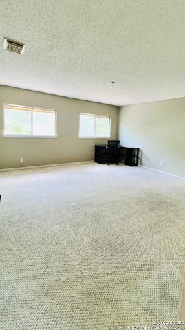 9208 Bowen, San Antonio, TX 78250