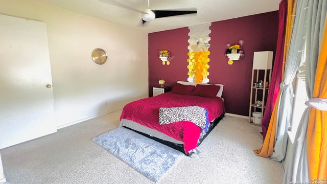 9208 Bowen, San Antonio, TX 78250