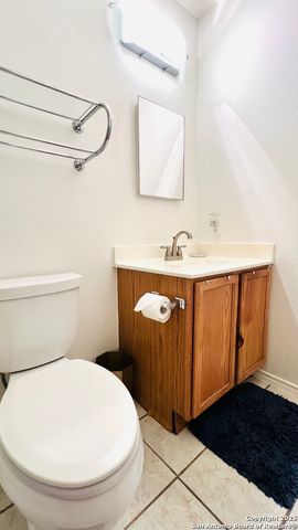 9208 Bowen, San Antonio, TX 78250