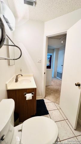 9208 Bowen, San Antonio, TX 78250