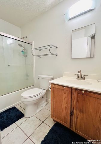9208 Bowen, San Antonio, TX 78250