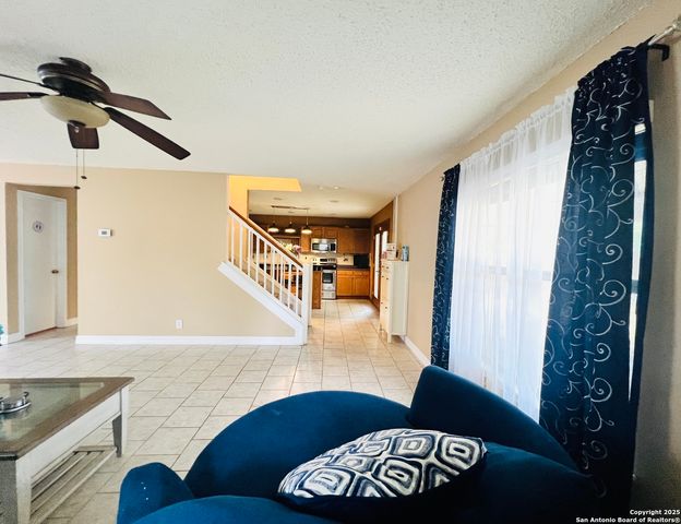9208 Bowen, San Antonio, TX 78250