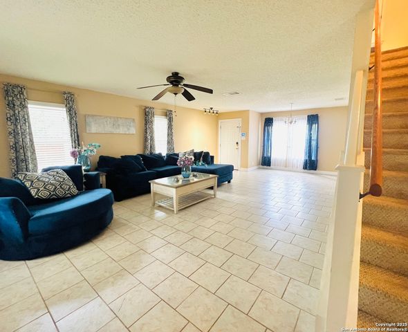 9208 Bowen, San Antonio, TX 78250